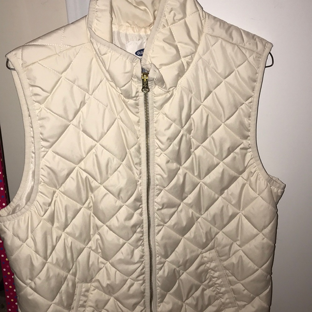 Never worn White vest!! Size large